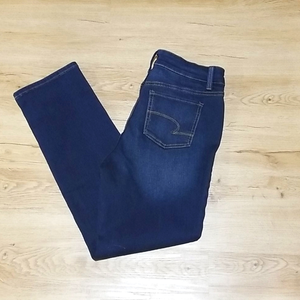 Time and Tru Straight Leg Jean Size 8